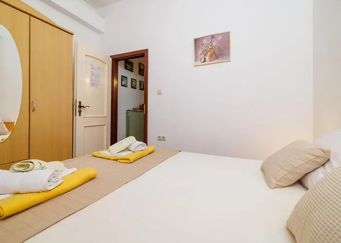 Vlatka Grof 아파트 *